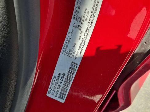 Used 2025 Chrysler Pacifica Select FWD image 35