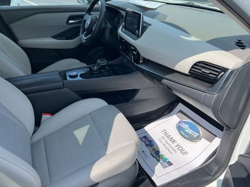 Used 2023 Nissan Rogue SV image 31