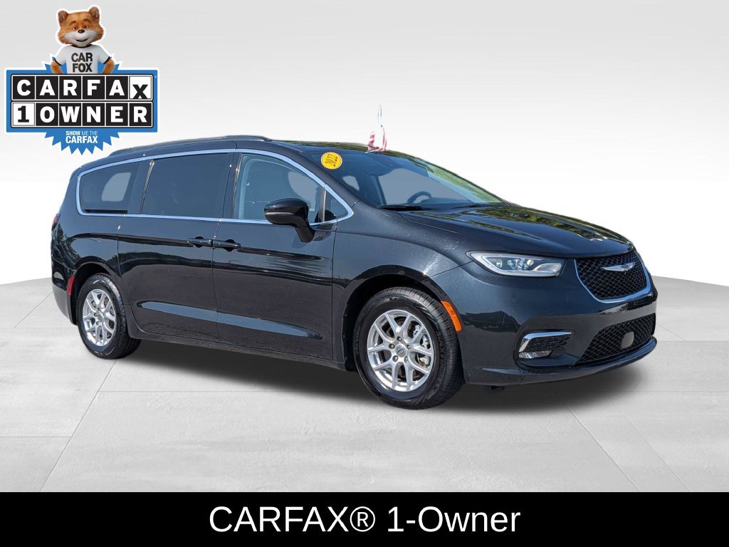 Used 2024 Chrysler Pacifica Touring-L FWD image 2