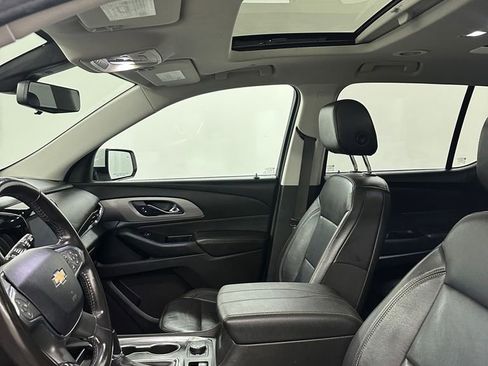 Used 2019 Chevrolet Traverse RS image 12