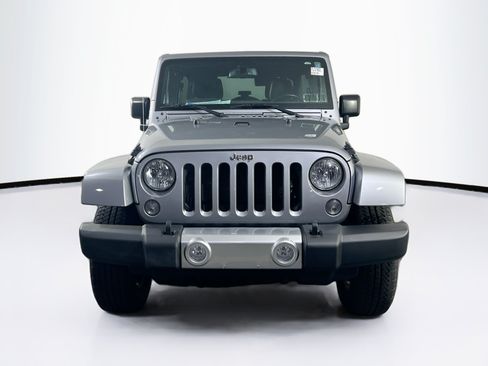 Used 2015 Jeep Wrangler Unlimited Sahara w/ Dual Top Group AWD/4WD image 2
