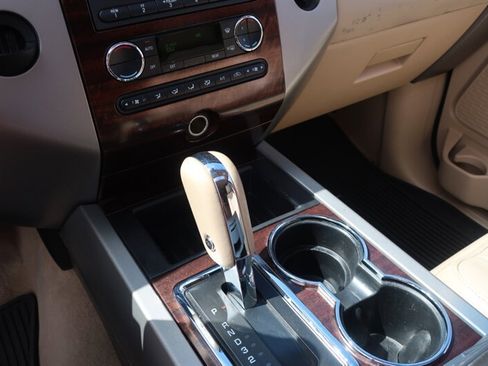 Used 2012 Ford Expedition XLT image 26