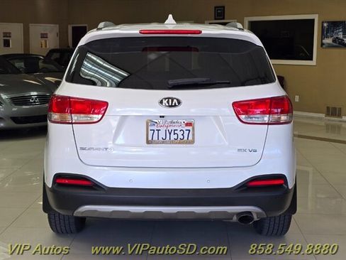 Used 2016 Kia Sorento EX FWD image 7