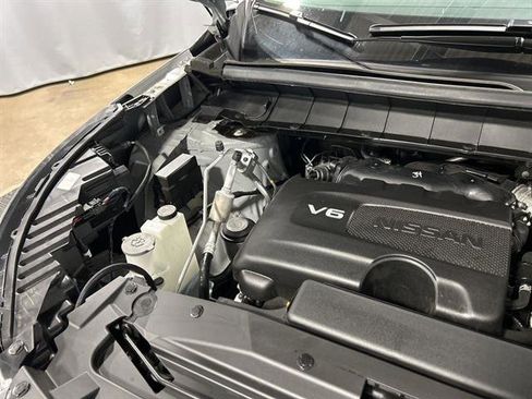 Used 2024 Nissan Pathfinder SL w/ Cargo Package image 17