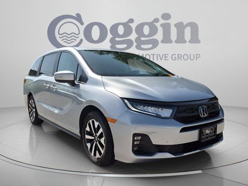 Certified 2025 Honda Odyssey EX-L image 8