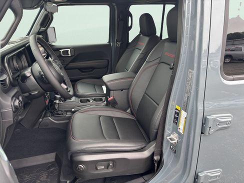 New 2026 Jeep Gladiator Rubicon w/ Safety Group AWD/4WD image 9