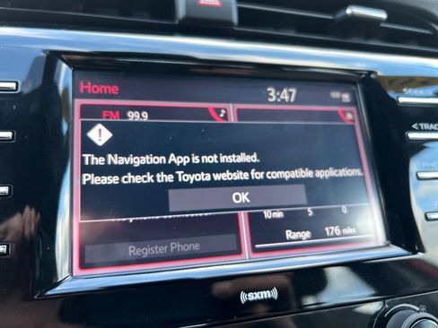 Certified 2020 Toyota Camry SE image 13