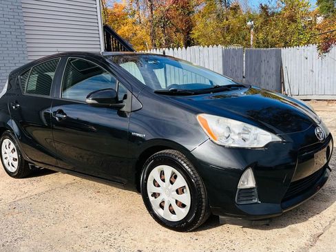 Used 2013 Toyota Prius C Two image 4