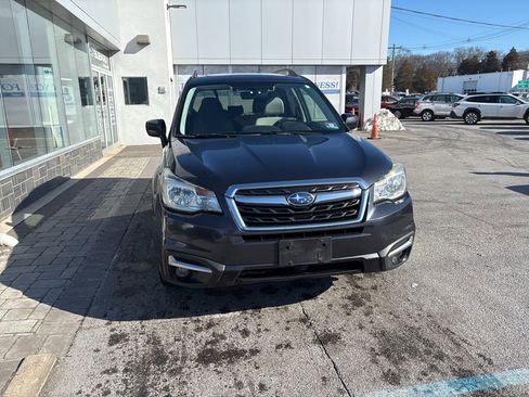 Used 2017 Subaru Forester 2.5i Premium image 3