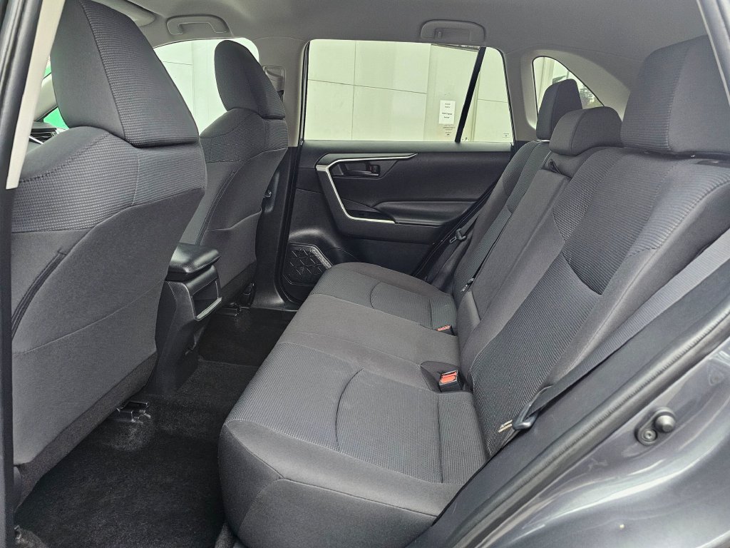 Certified 2021 Toyota RAV4 LE AWD/4WD image 16
