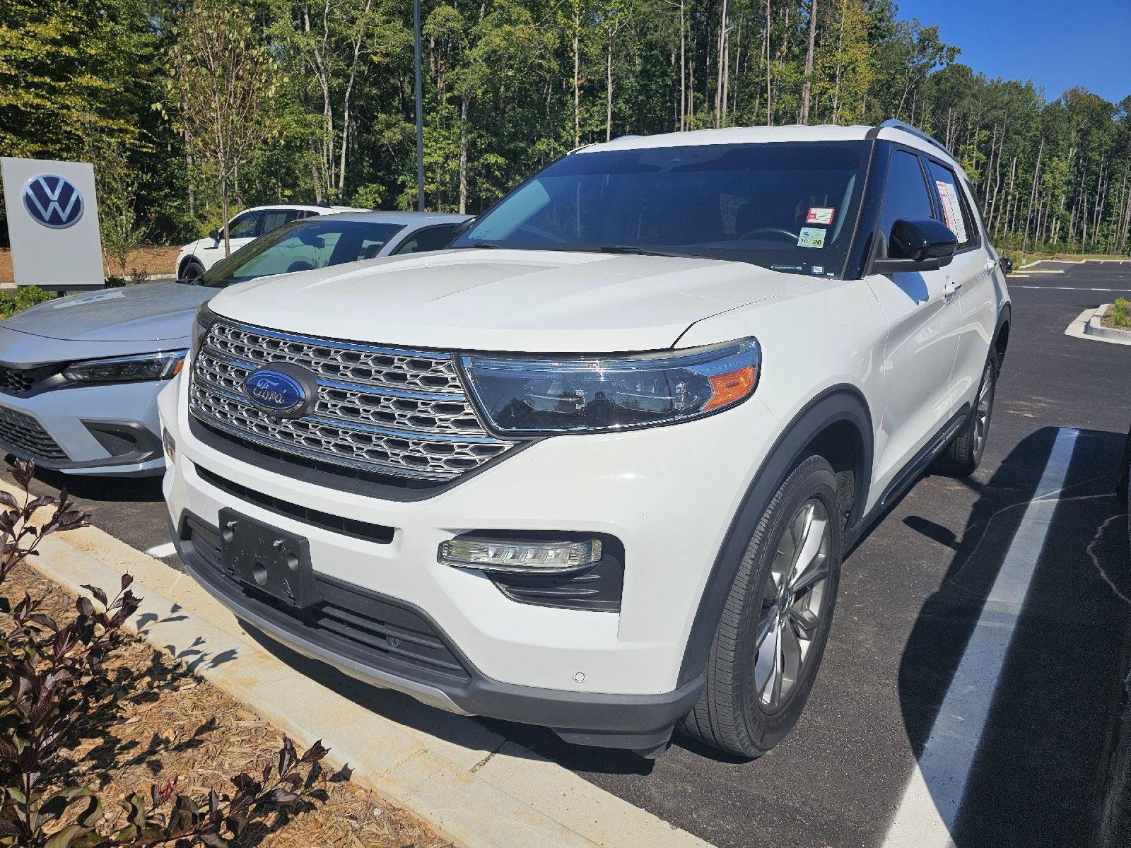 Used 2022 Ford Explorer Limited AWD/4WD image 2