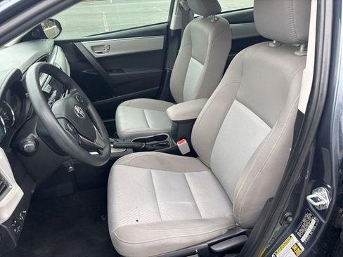 Used 2016 Toyota Corolla LE image 38