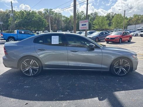 Used 2019 Volvo S60 T5 R-Design image 7