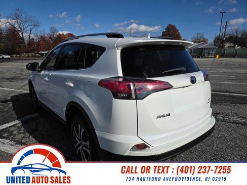 Used 2018 Toyota RAV4 LE w/ All Weather Liner Package image 3