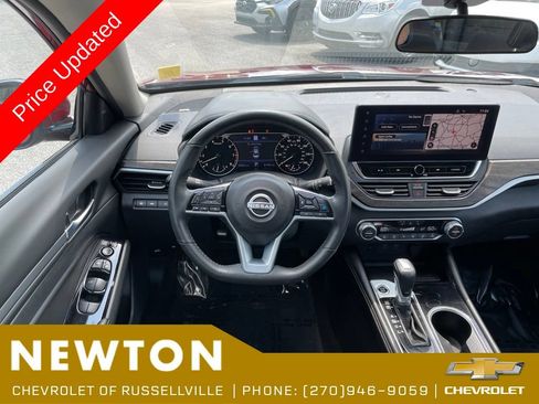Used 2025 Nissan Altima 2.5 SL AWD/4WD image 18