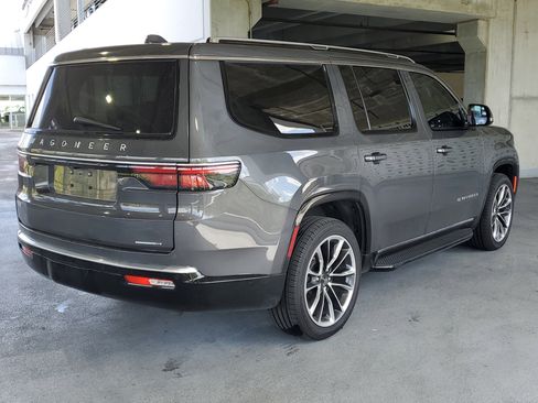 Used 2022 Jeep Wagoneer Series II w/ Premium Group I image 2