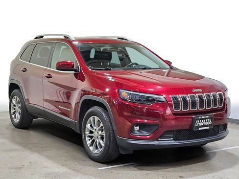 Used 2020 Jeep Cherokee Latitude Plus w/ Cold Weather Group image 3
