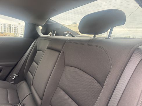 Used 2018 Chevrolet Malibu LT FWD image 15