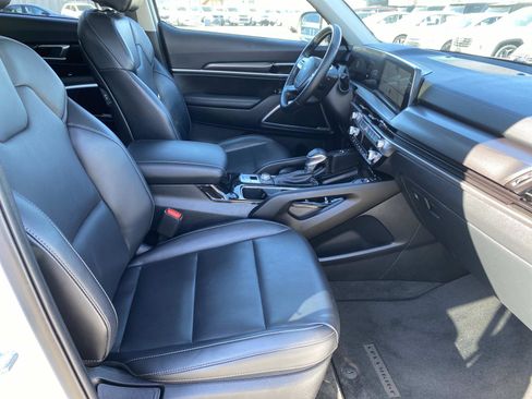 Used 2025 Kia Telluride S AWD/4WD image 24