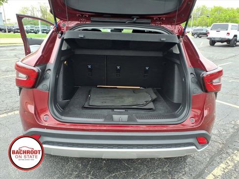 Used 2025 Chevrolet Trax LT FWD image 29