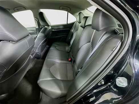 Used 2024 Toyota Camry SE image 14