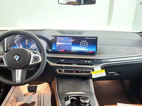 Used 2026 BMW X5 xDrive40i w/ M Sport Package AWD/4WD image 23