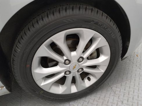 Used 2021 Chevrolet Spark LT FWD image 31