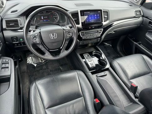 Used 2018 Honda Pilot Touring image 12