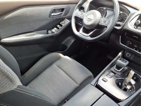 Used 2022 Nissan Rogue SV FWD image 19