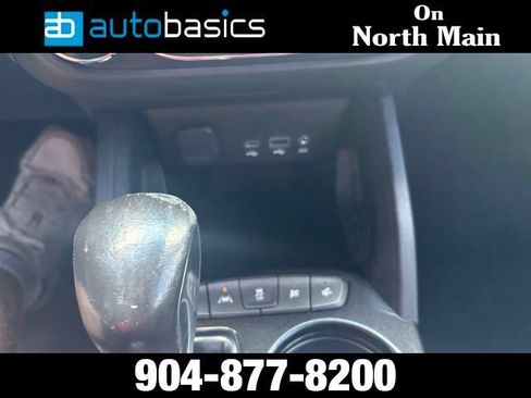 Used 2021 Chevrolet TrailBlazer RS w/ Sun and Liftgate Package FWD image 34