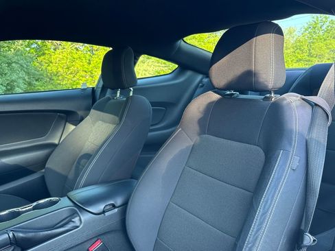 Used 2016 Ford Mustang Coupe w/ Equipment Group 051A RWD image 8