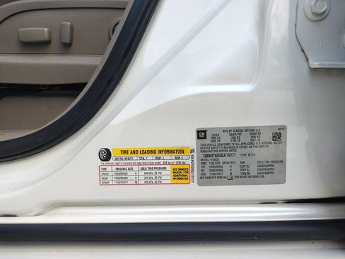 Used 2013 GMC Acadia Denali image 16