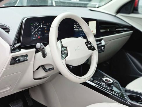 Used 2023 Kia Niro Wind image 2