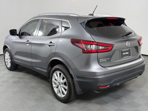 Used 2021 Nissan Rogue Sport SV FWD image 3