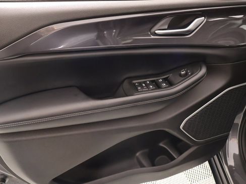 Used 2021 Jeep Grand Cherokee L Laredo w/ Luxury Tech Group I image 16