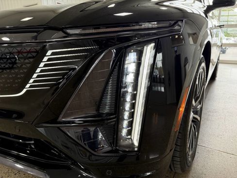 Used 2023 Cadillac XT6 Premium Luxury w/ Technology Package image 53