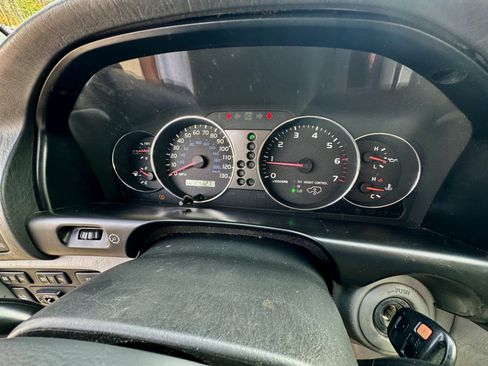 Used 2006 Toyota Land Cruiser V8 image 71