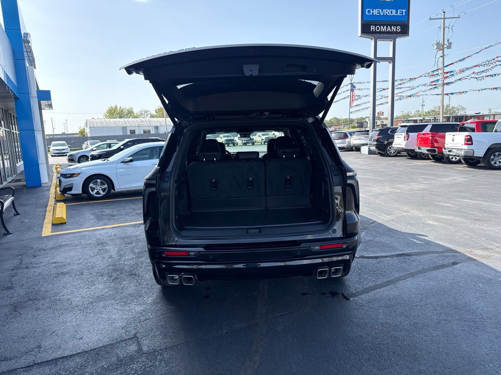 Used 2026 Chevrolet Traverse RS w/ LPO, Floor Liner Package AWD/4WD image 6