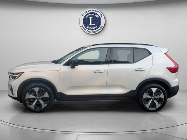 Certified 2024 Volvo XC40 B5 Plus w/ Protection Package Premier AWD/4WD image 3