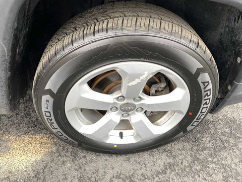 Used 2018 Jeep Compass Latitude w/ Popular Equipment Group image 35