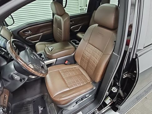 Used 2020 Nissan Titan Platinum Reserve w/ Moonroof Package image 29