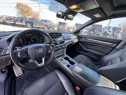 Used 2018 Honda Accord Sport image 17