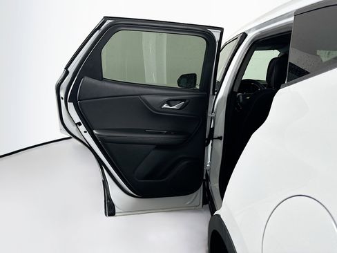 Used 2025 Chevrolet Blazer LT FWD image 25