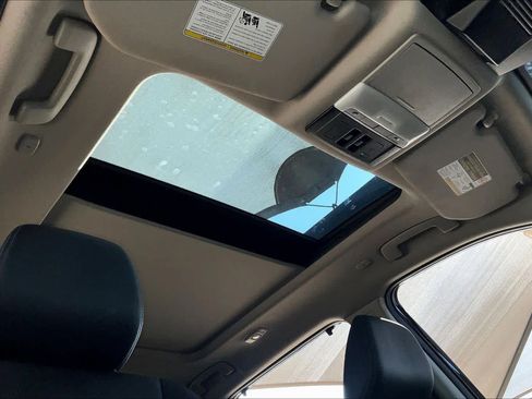 Used 2023 Nissan Rogue SV w/ SV Premium B Package image 14