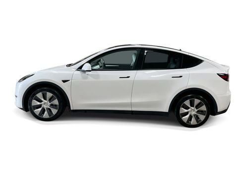 Certified 2023 Tesla Model Y Long Range AWD/4WD image 3