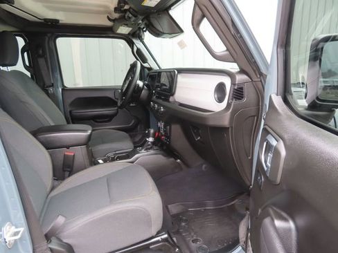 Used 2025 Jeep Wrangler Willys image 22