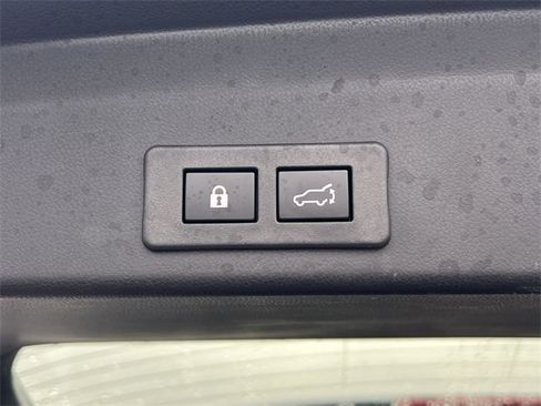 Certified 2024 Subaru Ascent Premium w/ Convenience Package image 31