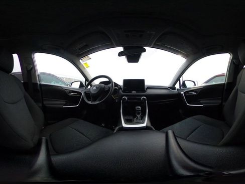 Used 2025 Toyota RAV4 XLE image 43