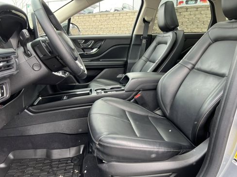 Used 2023 Lincoln Corsair AWD w/ Equipment Group 101A image 4