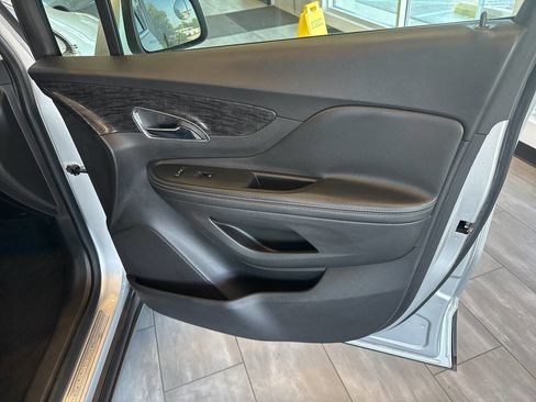 Used 2014 Buick Encore FWD image 19